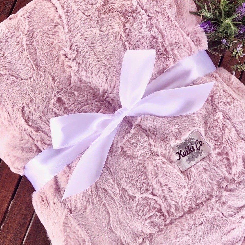 KEIKI CO. Luxury Throw 💖 NWT